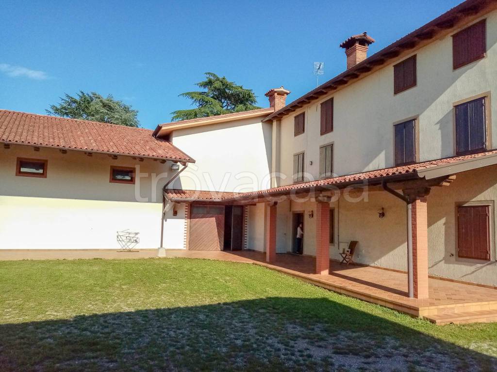 Casale in vendita a Gradisca d'Isonzo via Roma