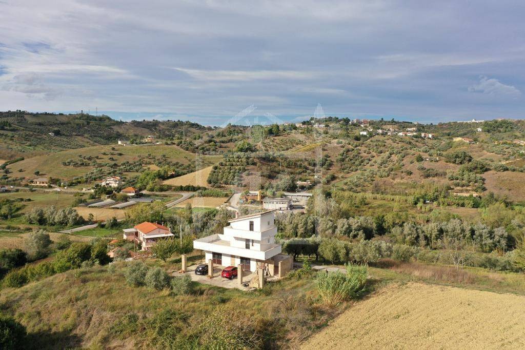 Casa Indipendente in vendita a Spoltore via Valle Carbone