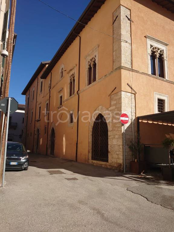 Appartamento in vendita a L'Aquila via Paganica