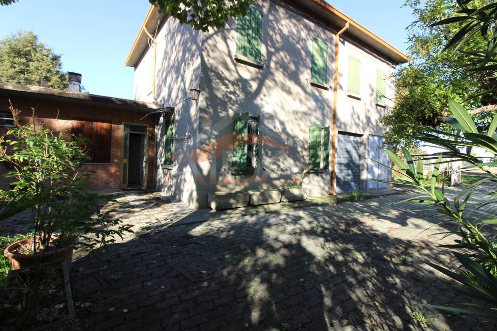 Villa in vendita ad Argenta via Amendola, 60