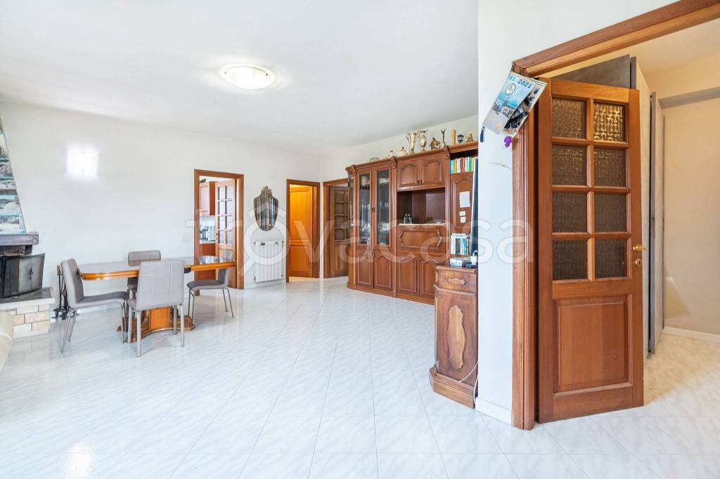 Appartamento in vendita a Palombara Sabina viale Andromeda, 51