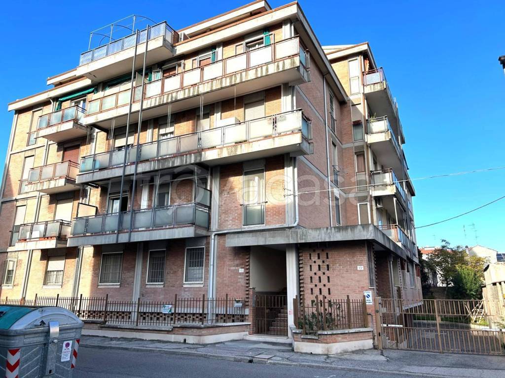 Appartamento in vendita a Ferrara via Leonello Poletti