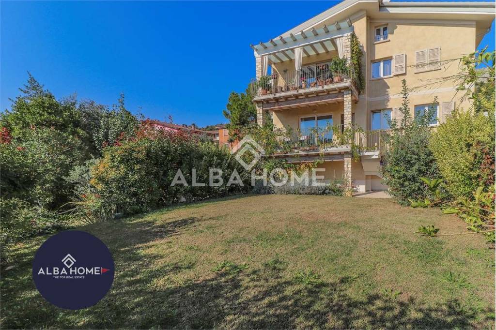 Villa Bifamiliare in vendita a Padenghe sul Garda via Dugali, 44