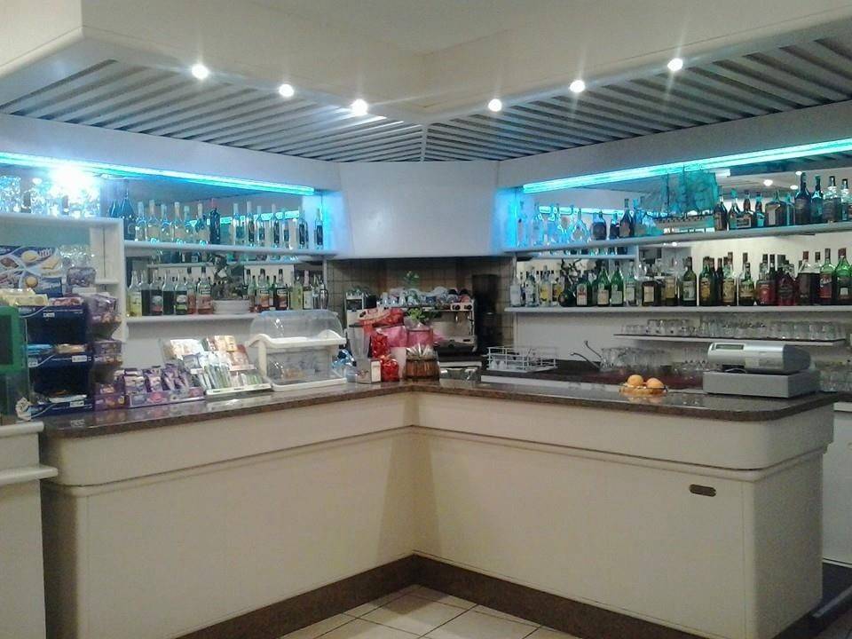Bar in in vendita da privato a Salò via Pietro da Salò, 90