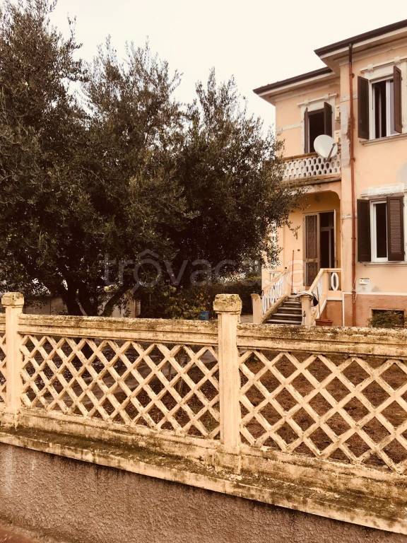 Villa Bifamiliare in vendita a Ostiglia