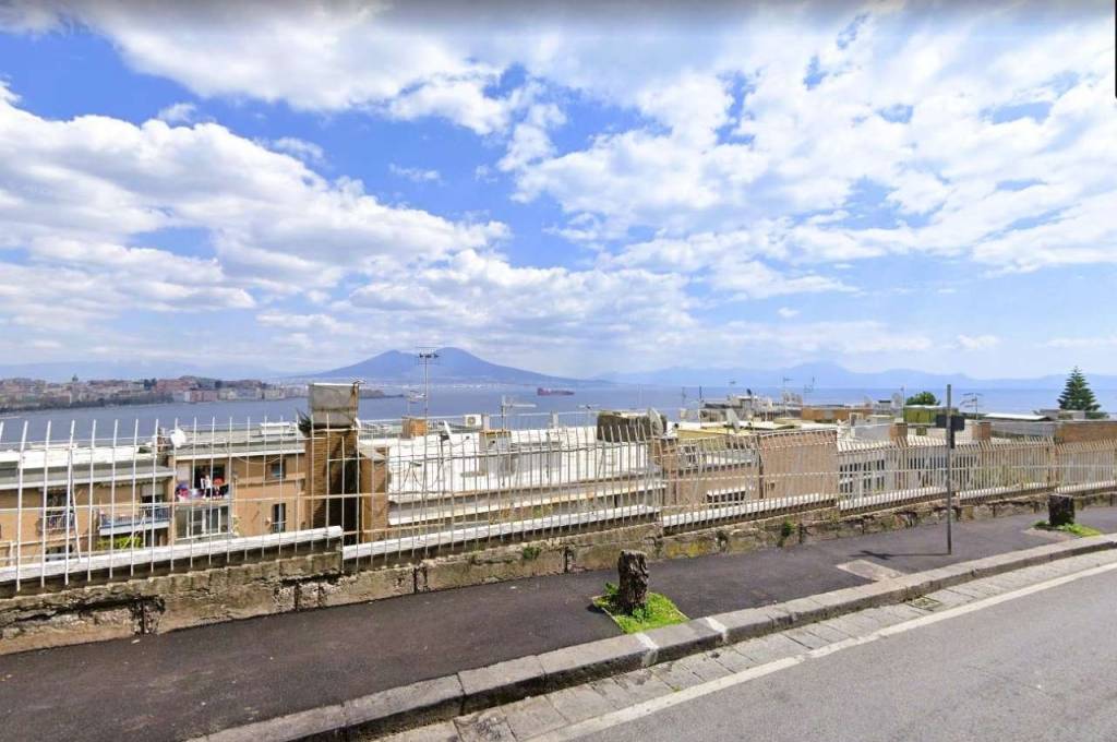 Appartamento in affitto a Napoli via orazio