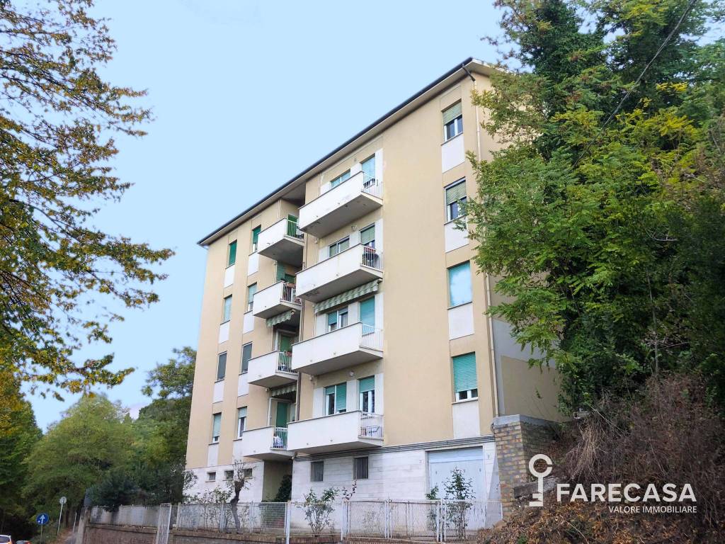 Appartamento in vendita a Teramo strada Provinciale Bosco Martese, 35