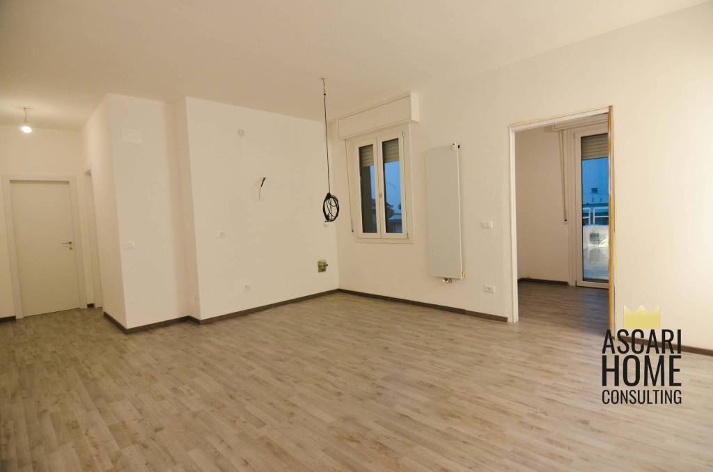 Appartamento in vendita a Modena via Luigi Cherubini