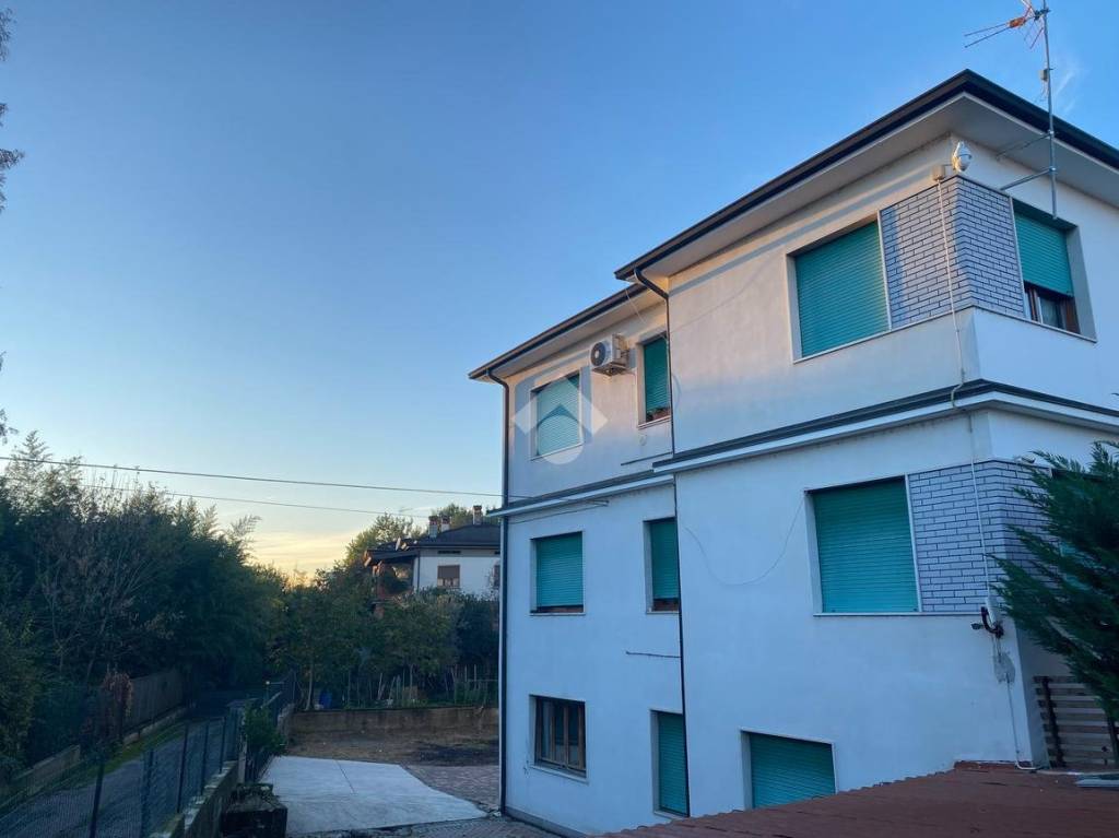 Villa in vendita a Orzinuovi viale Isonzo, 41