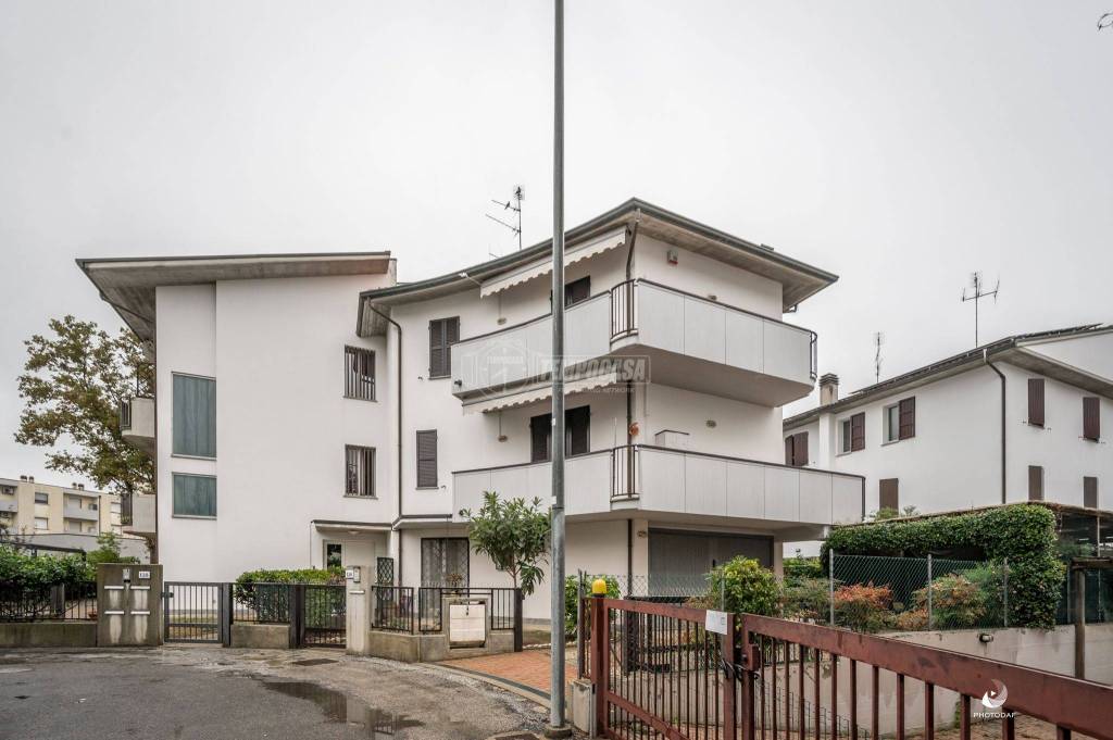Casa Indipendente in vendita a Faenza via Amleto Bertoni 136