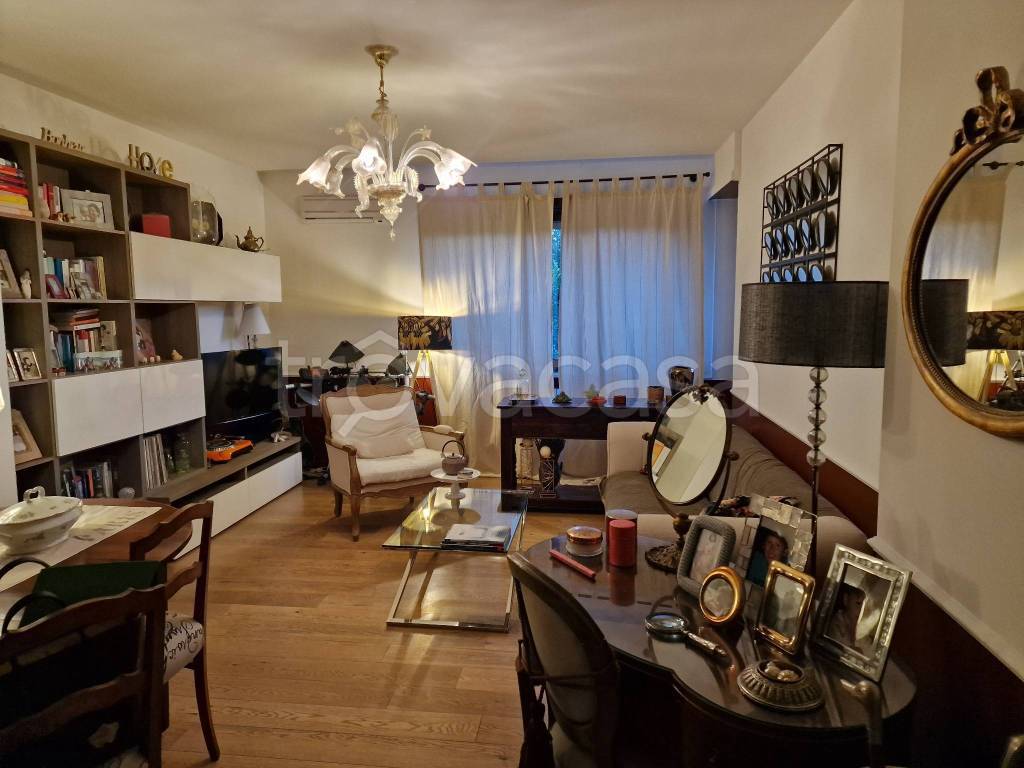 Appartamento in vendita a Collegno via Sergio Allegri