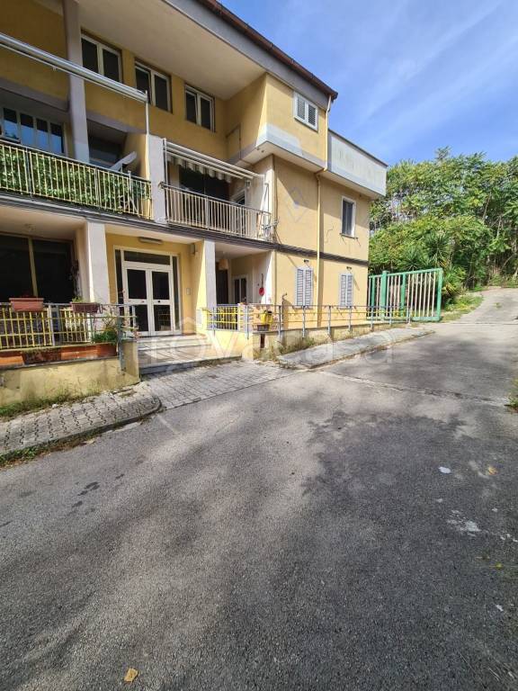 Appartamento in vendita a Salerno via Ponte Guazzariello