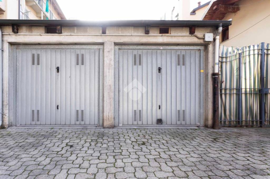 Garage in vendita a Torino via Stradella, 241