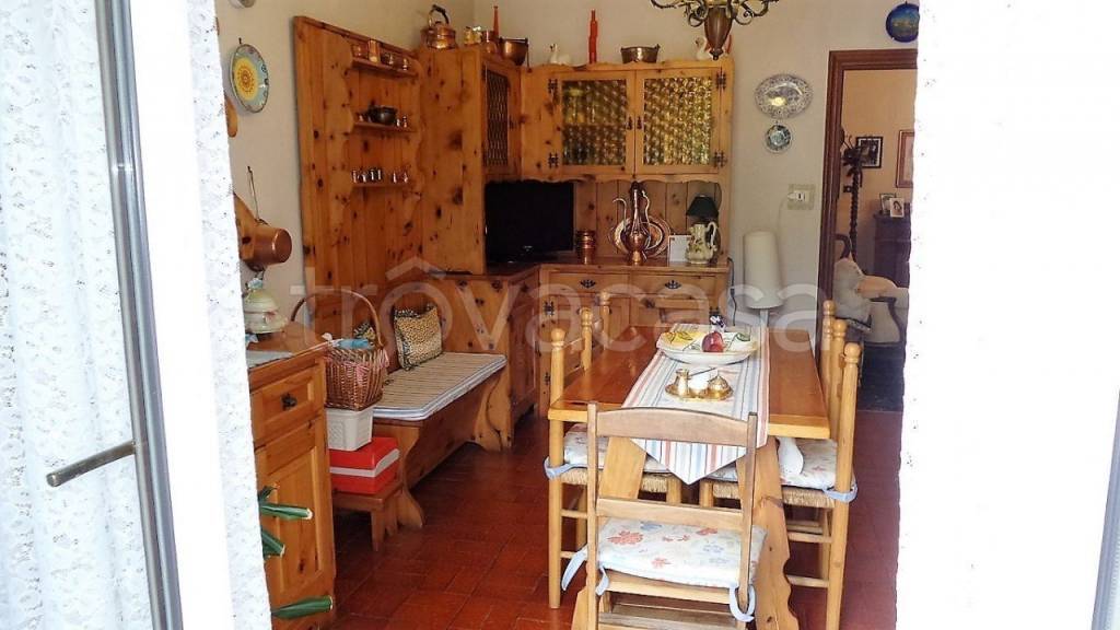 Appartamento in vendita a Campomorone via Ennio del Monte