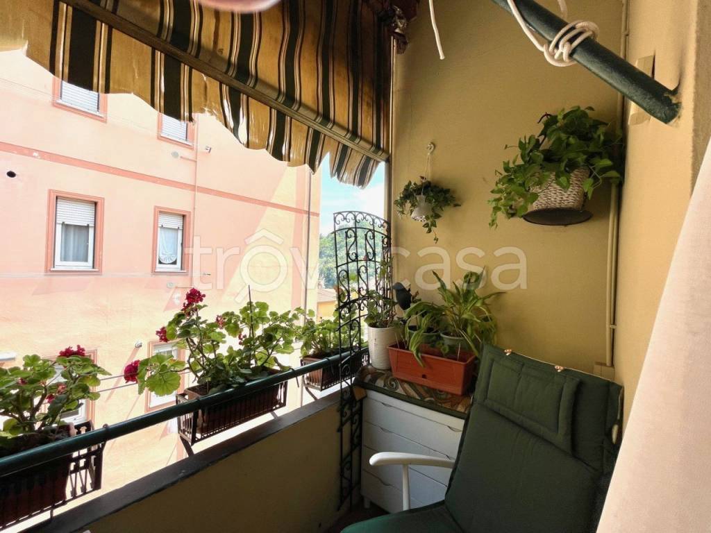 Appartamento in vendita a Campomorone via Alcide De Gasperi