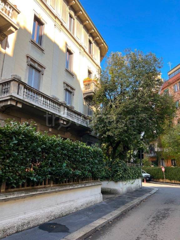 Appartamento in vendita a Milano via Eschilo, 6