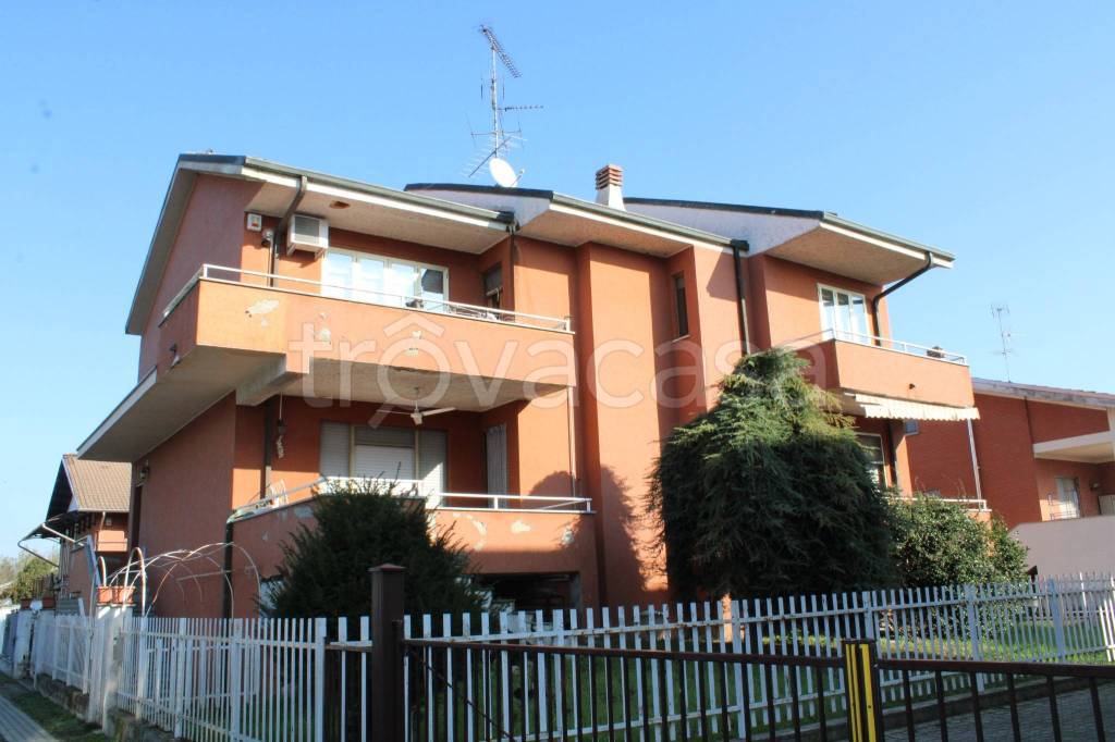 Appartamento in vendita a Vercelli via Prarolo, 64