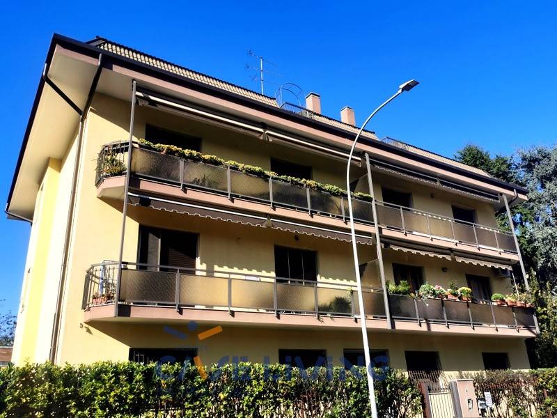 Appartamento in vendita a Cesano Boscone via Vincenzo Monti, 4