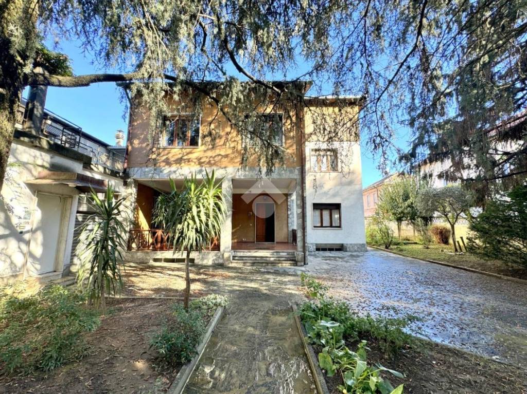 Villa in vendita a Cesate via Roma, 15