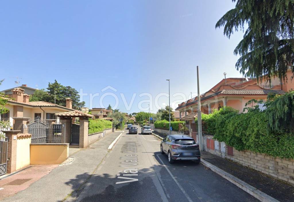 Appartamento in affitto a Roma via Valle Castellana