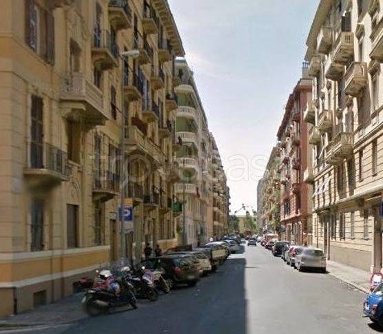 Appartamento in affitto a Genova via Trento, 3