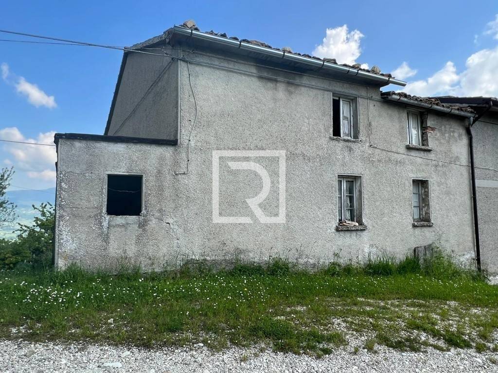 Villa Bifamiliare in vendita a Sant'Agata Feltria via Monte Benedetto, 15