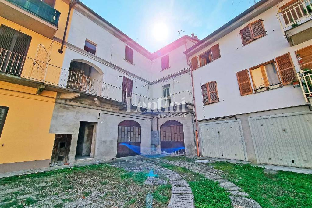 Villa in vendita a Ozzano Monferrato via Roma, 26