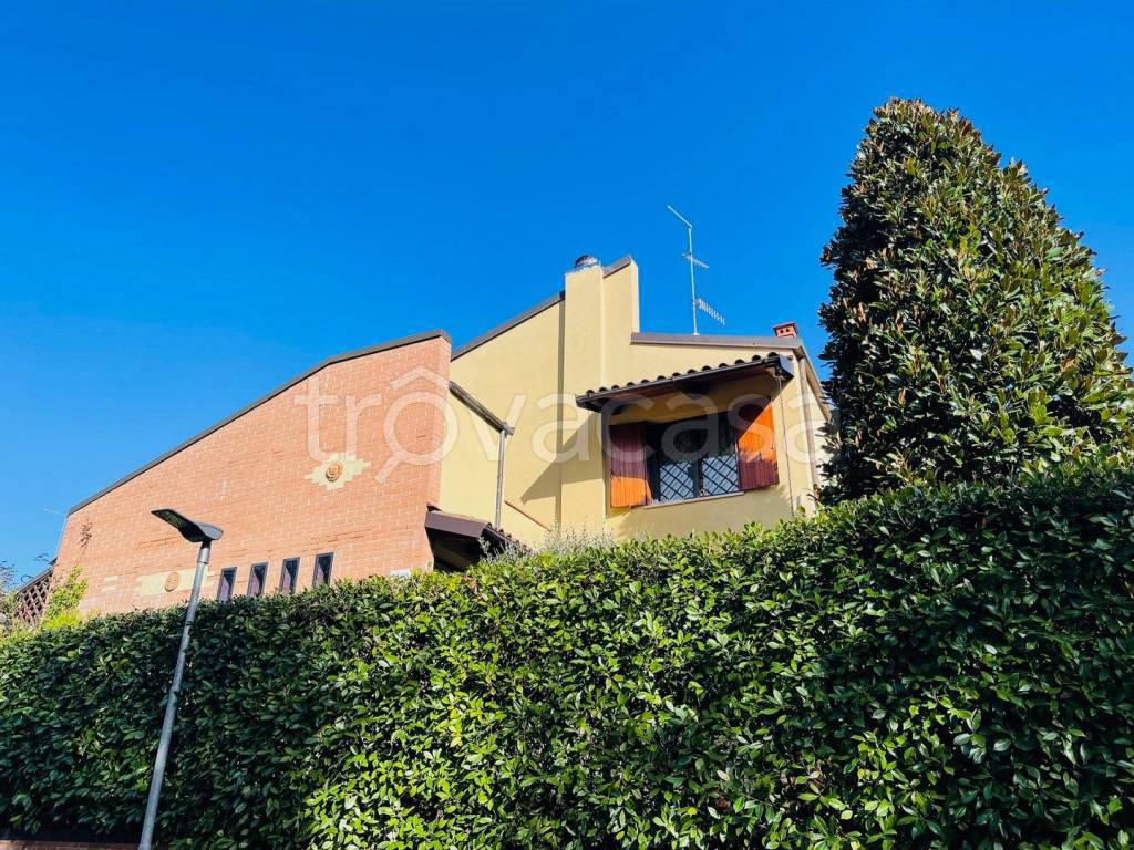 Villa Bifamiliare in vendita a Monte San Pietro via del Portone, 7