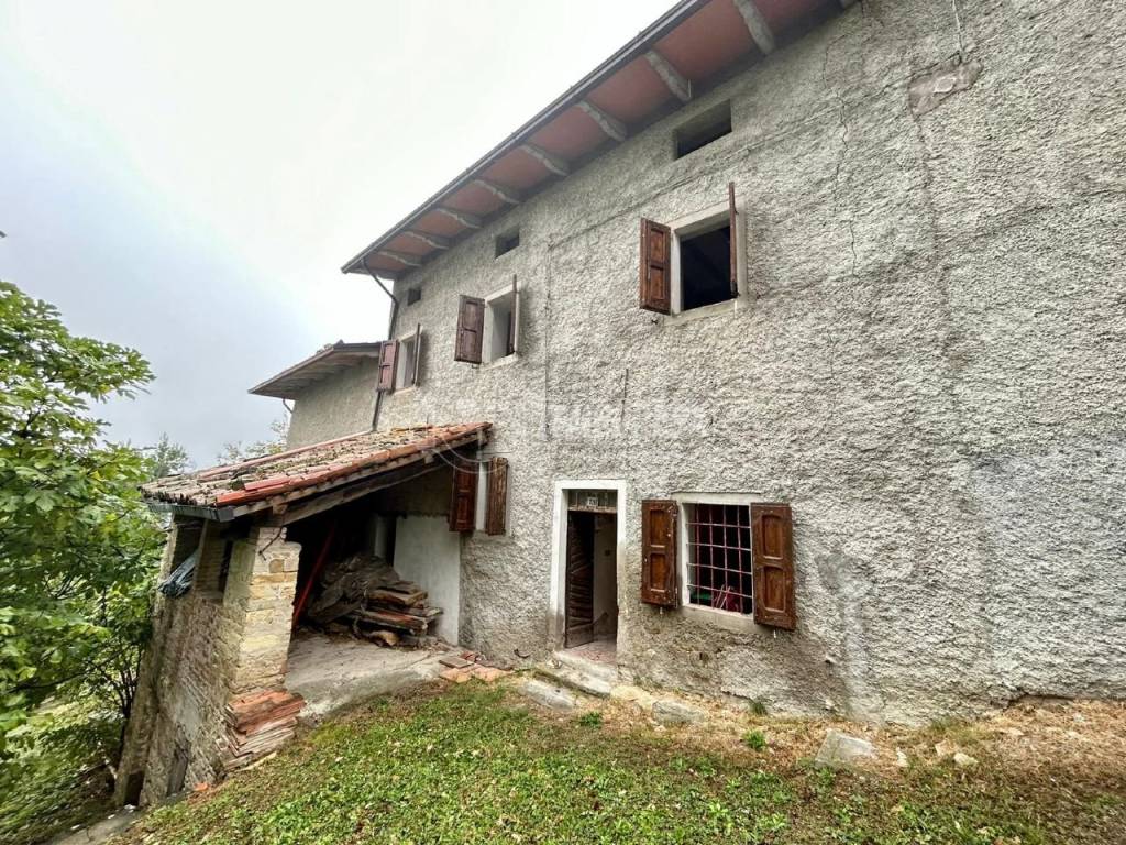 Casa Indipendente in vendita a Serramazzoni via Casa Albero