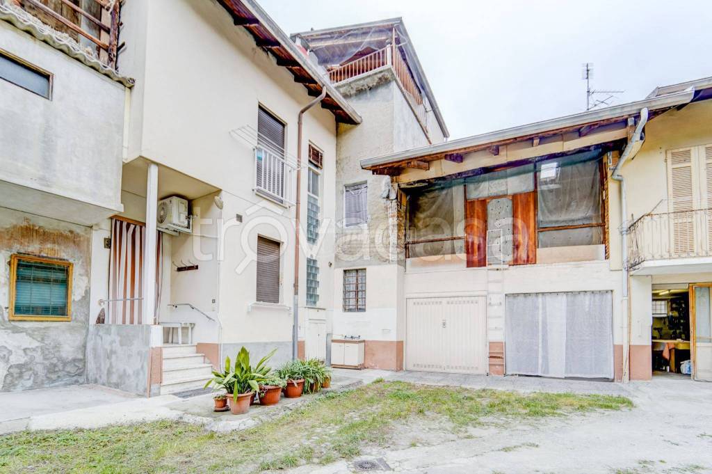 Appartamento in vendita a Galliate via Pietro Custodi
