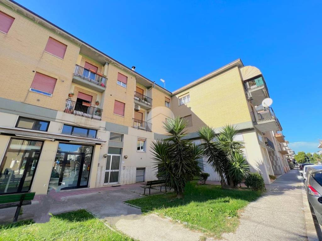 Appartamento in vendita a San Benedetto del Tronto via Musone, 3