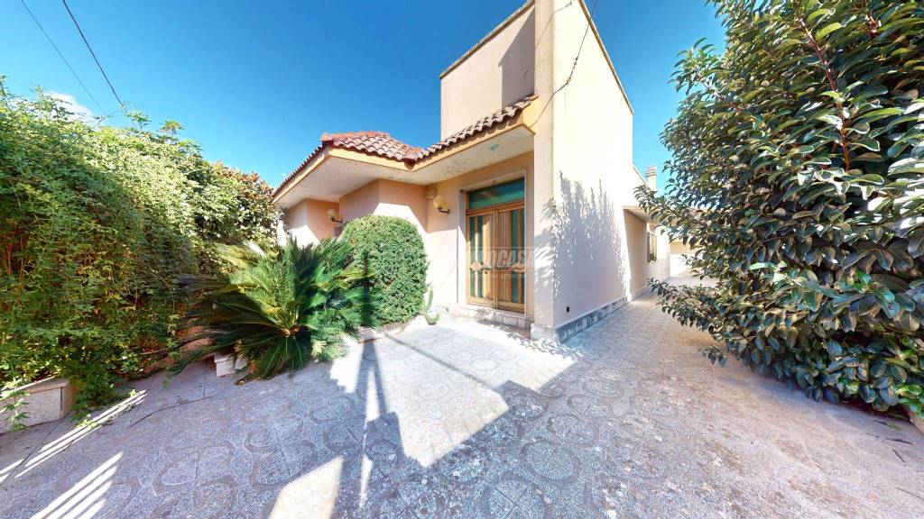 Casa Indipendente in vendita a Lecce via dei Bianchi Pittori 3