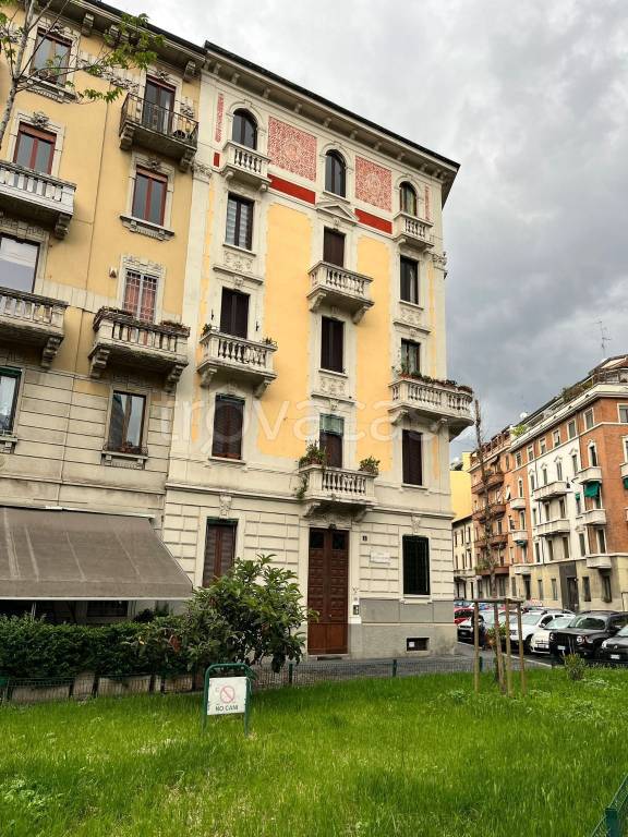 Appartamento in vendita a Milano piazza San Materno, 1