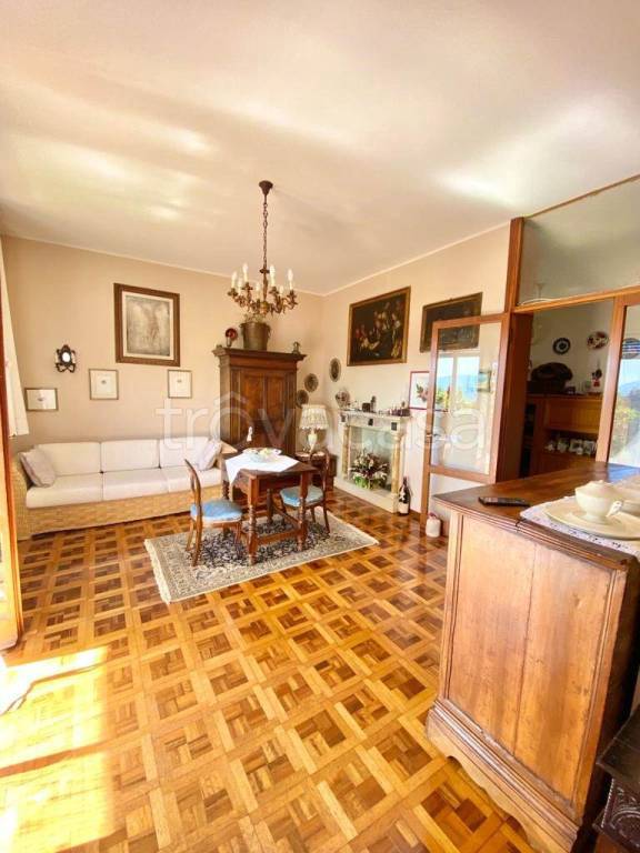 Appartamento in vendita a Urbino via delle Mura