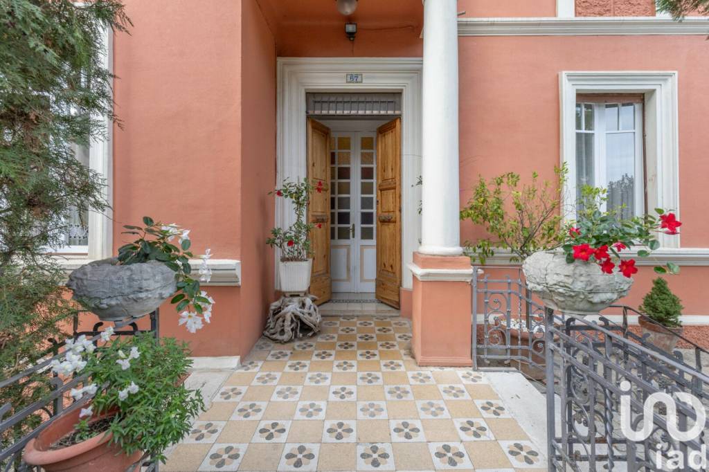Villa Bifamiliare in vendita a Macerata via Cincinelli, 67
