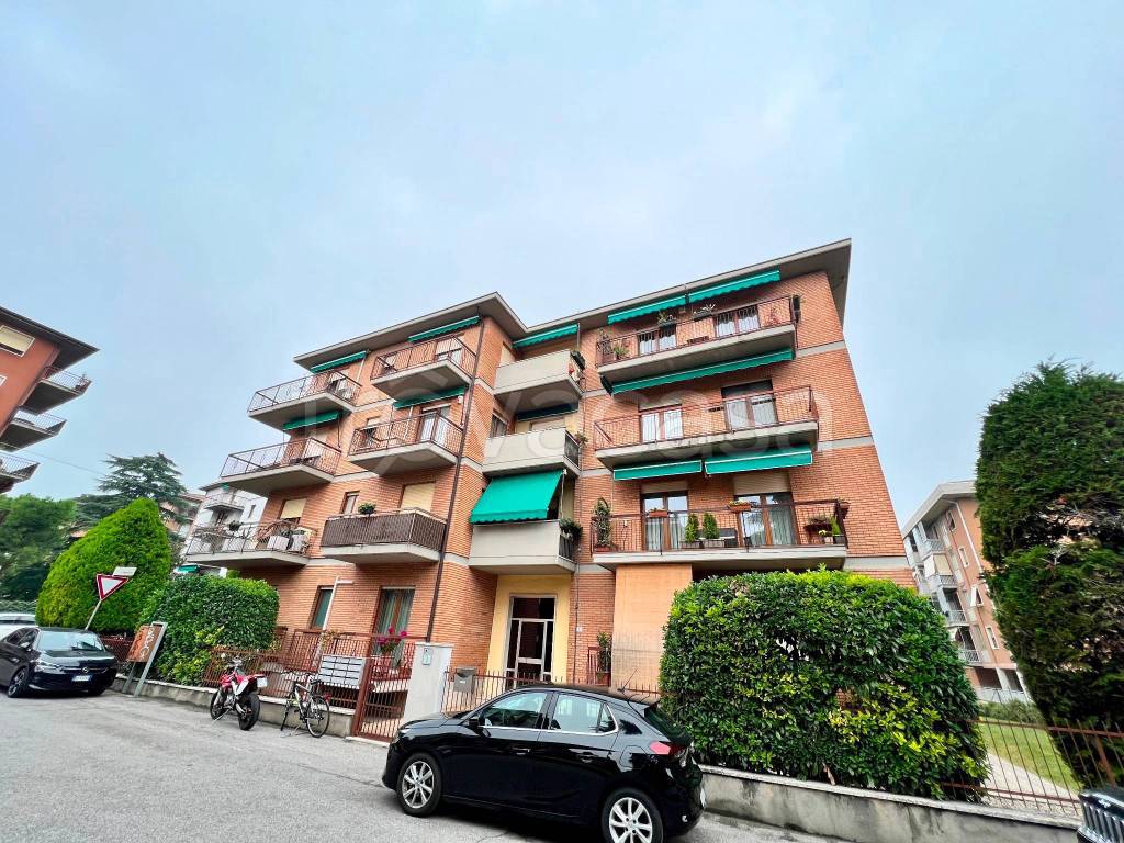 Appartamento in affitto a Verona via Luigi Cherubini, 1