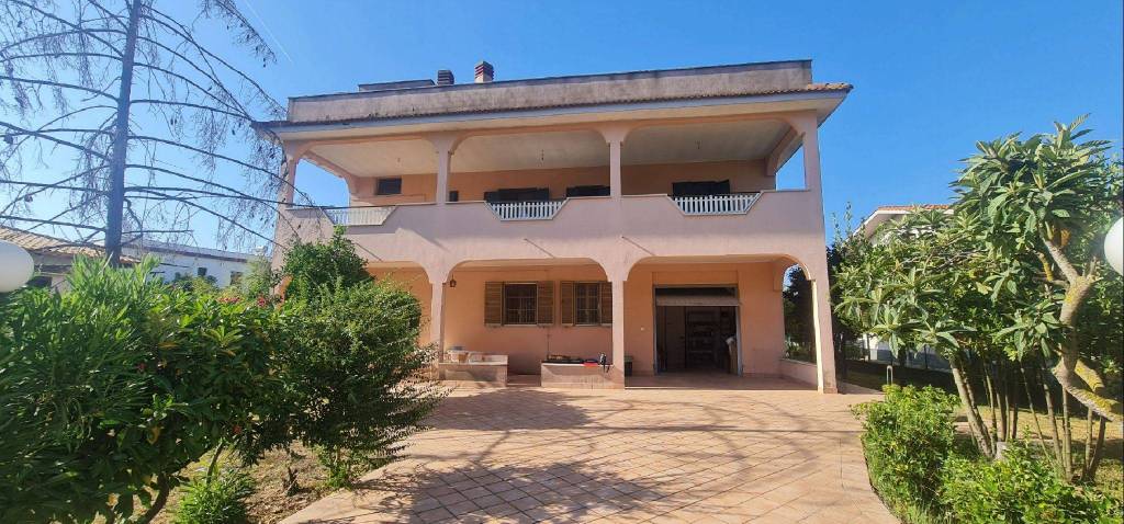 Villa in in vendita da privato ad Aprilia via Enrico Caruso