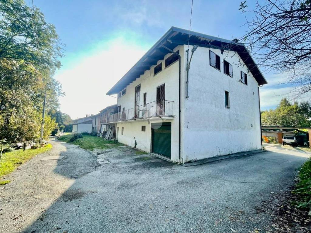 Casa Indipendente in vendita a Castellamonte frazione Filia, 72