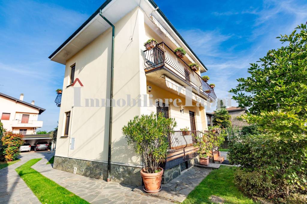 Villa in vendita a Parabiago via 20 Settembre, 43