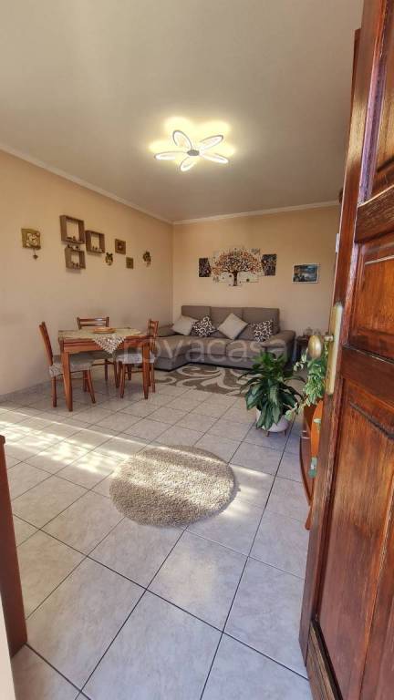 Appartamento in in vendita da privato a Dormelletto via Monte Rosa, 6
