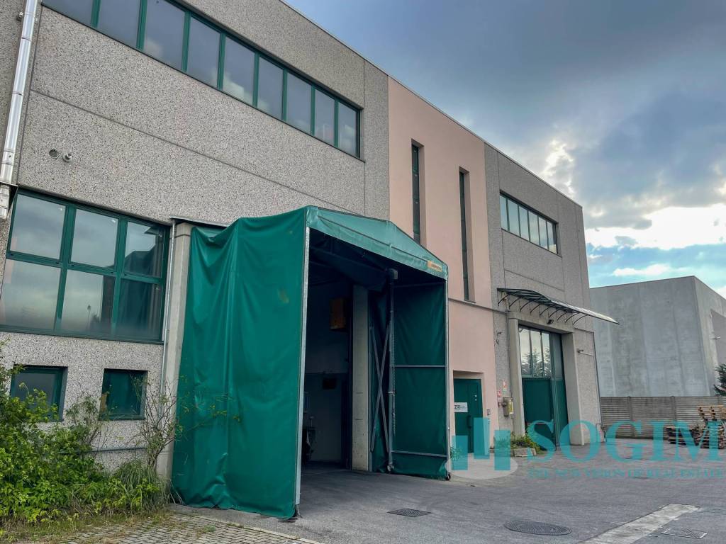 Capannone Industriale in vendita a Biassono via Friuli, 9