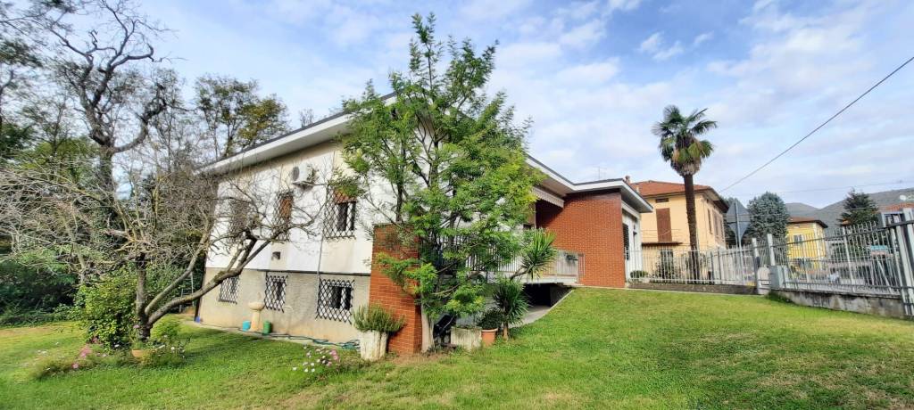Villa in vendita a Ome via Don Stefano Borboni