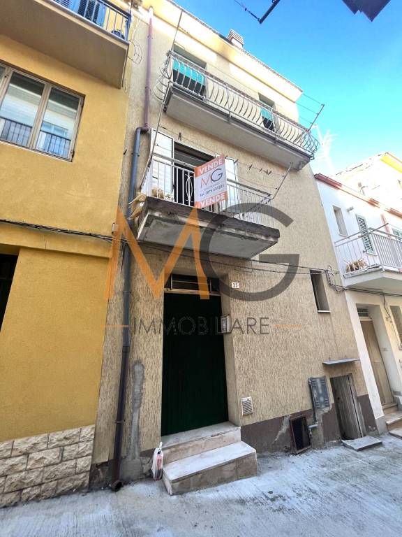 Casa Indipendente in vendita a Montenero di Bisaccia via Tommaso Gentile, 35