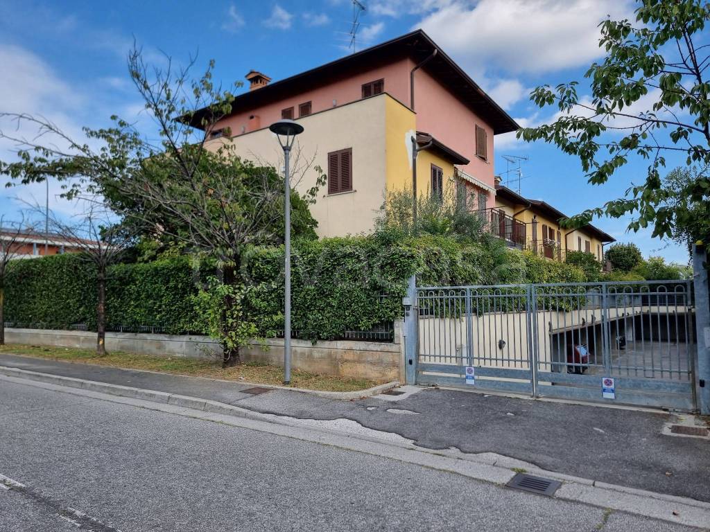 Appartamento in vendita a Calcinato via Paolo Farinati, 66