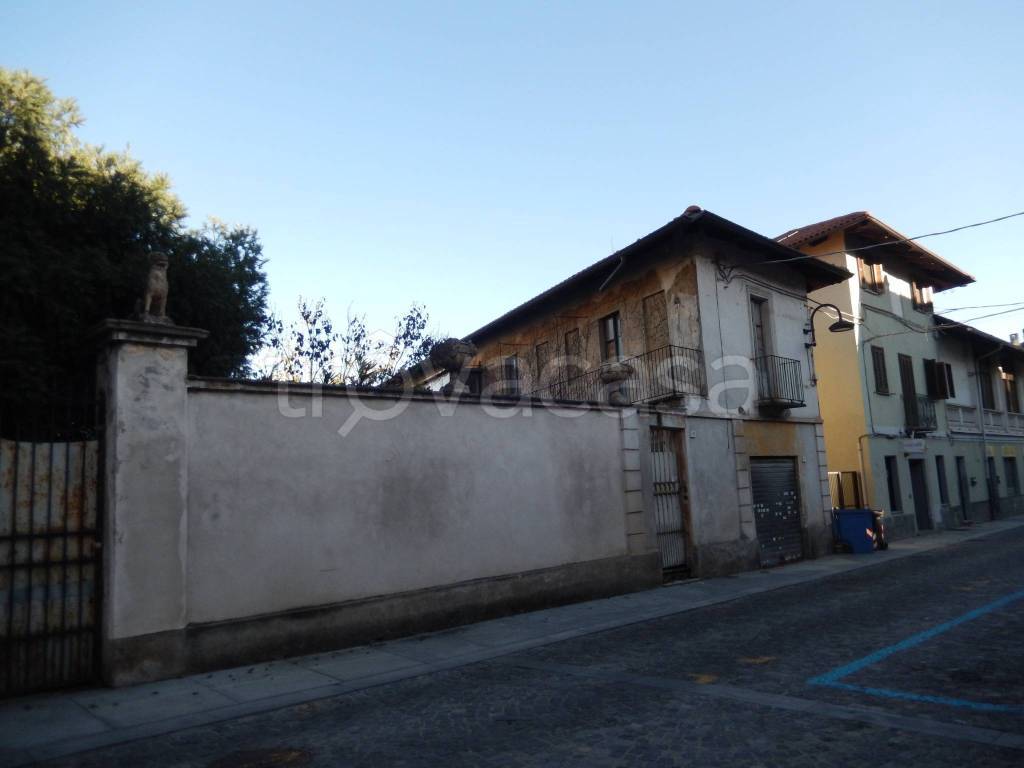 Casa Indipendente in vendita a Caselle Torinese via Torino