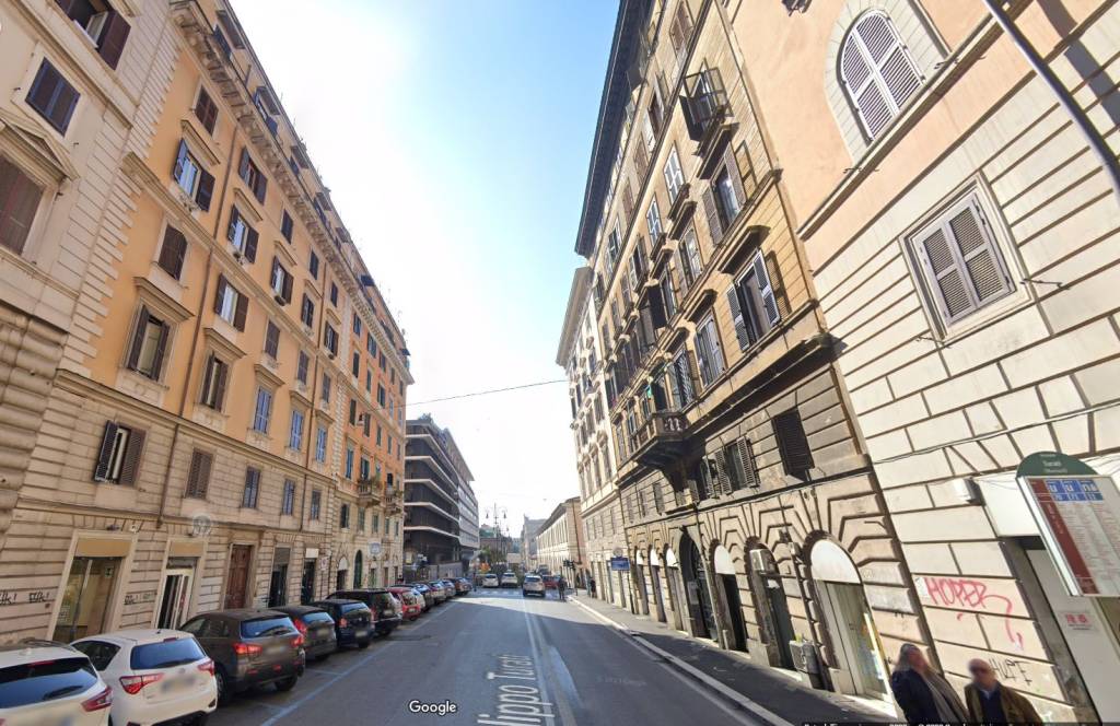 Appartamento in vendita a Roma via Filippo Turati