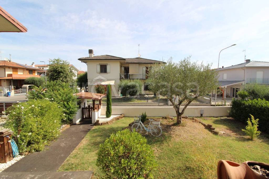 Villa in vendita a Meldola via Della Resistenza, 5