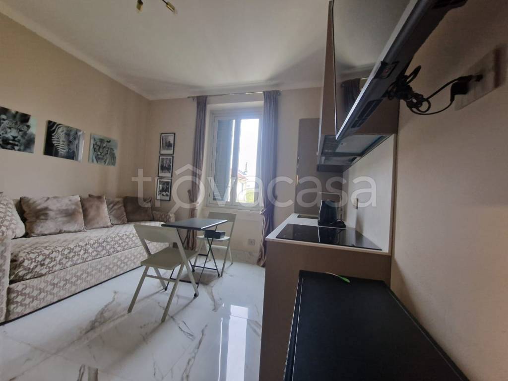 Appartamento in vendita a Milano viale Umbria, 60