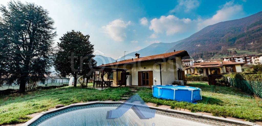 Villa in vendita a Vigano San Martino via Aldo Moro 2