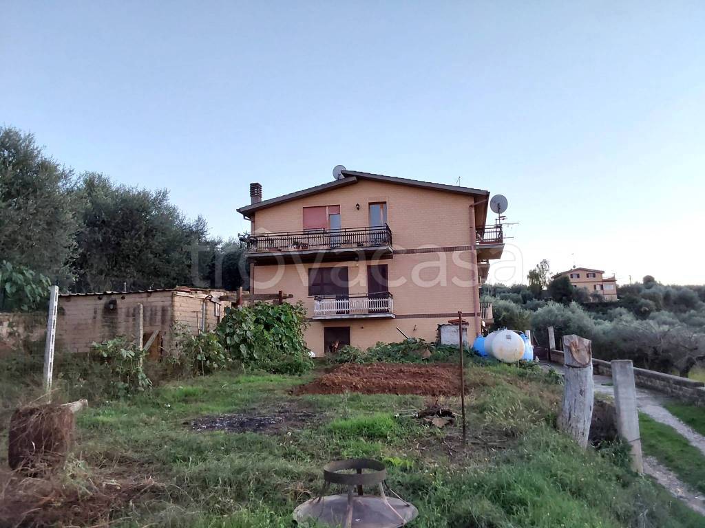 Casa Indipendente in vendita a Palombara Sabina via Colle Pedeschiavo